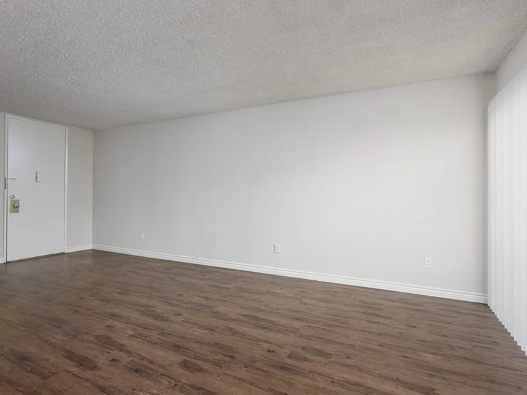 13157 Oxnard St #103 — Photo 5
