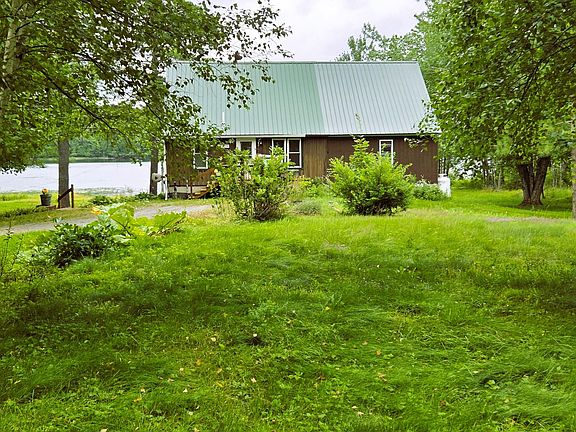 2nd image of 83 Brooks Pond Drive