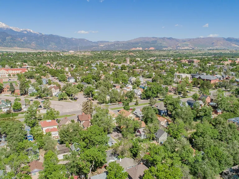 421 E Saint Vrain St — Photo 8