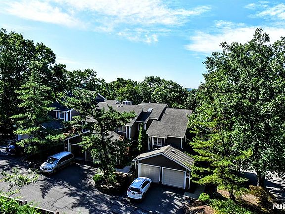 3rd image of 606 Skyline Dr #6