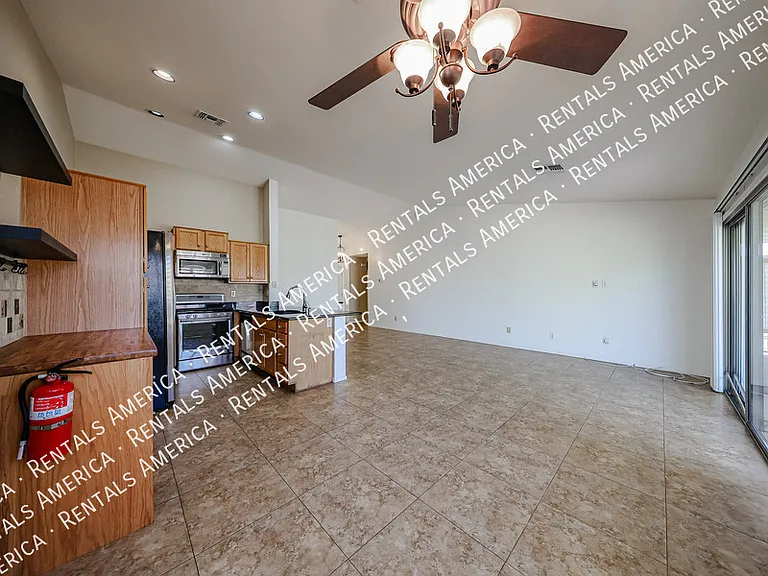 8918 E Indiana Ave — Photo 10