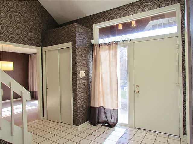 1st image of 7 Park Square Ln