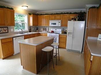 5th image of 32950 Kelly Blvd