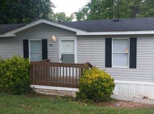 201 Dolphin Dr, Fayetteville, GA