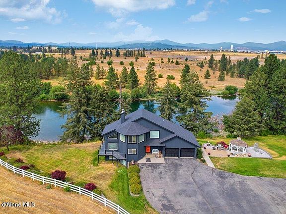 3rd image of 528 S Rapids Bend Ln