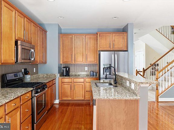 4th image of 16101 Pitner St