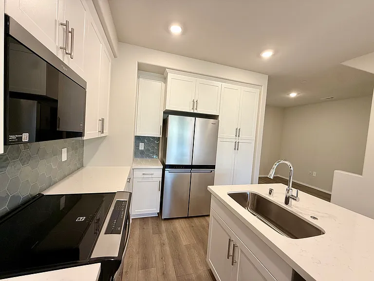 4889 Merida Way — Photo 16
