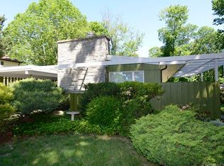 26 Eastridge Rd, New London, CT 06320