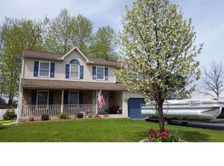 1313 Running Deer Dr, Auburn, PA 17922