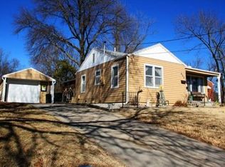 213 Glenwood Ave, Bonner Springs, KS 66012