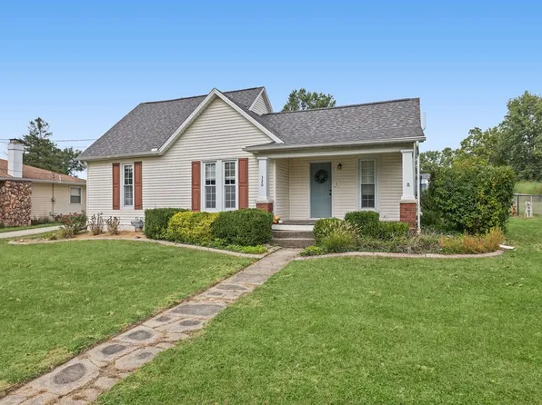320 Roberts St, Mount Zion, IL 62549