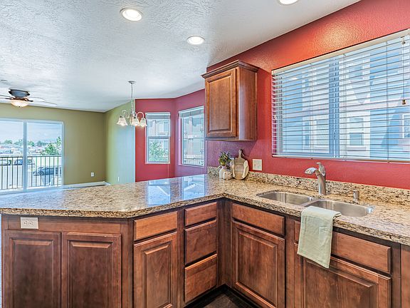 3rd image of 74 Resaca Dr #B6
