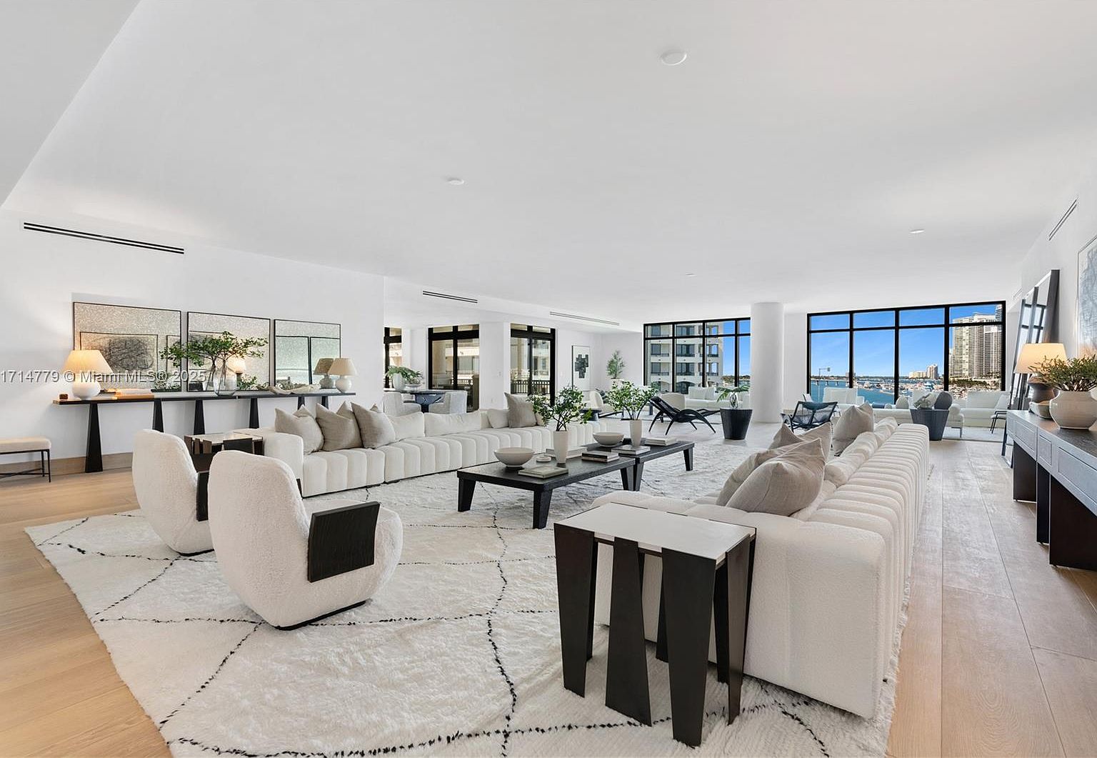 7061 Fisher Island Dr #7061