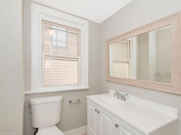 4th image of 120 Locust Ave