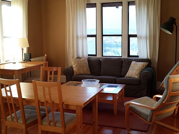 Living / dining area