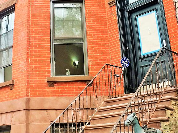 3rd image of 518 Van Buren St #Ab