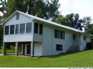 861 Lake Kempton Dr, Hawthorne, FL 32640