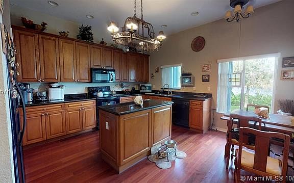 5th image of 1912 SE 23rd Ave