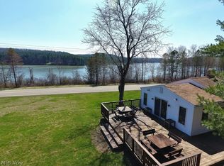 7044 Forest Rd SW, Dellroy, OH 44620