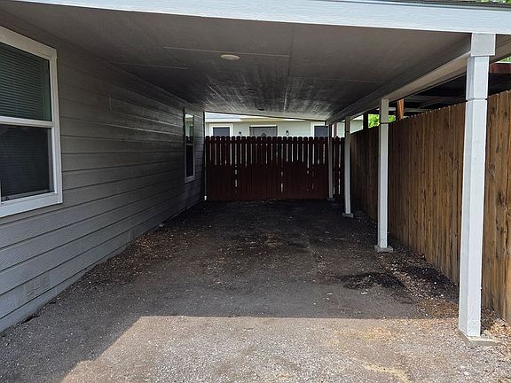 3rd image of 727 Menefee Blvd