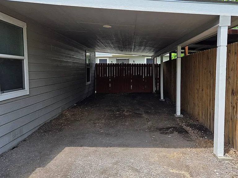 727 Menefee Blvd — Photo 3