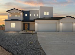 86 Rancho Pequenos Way NW, Albuquerque, NM 87107