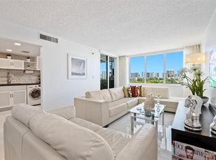 Greynolds Park Club Condo, North Miami Beach, FL 33160