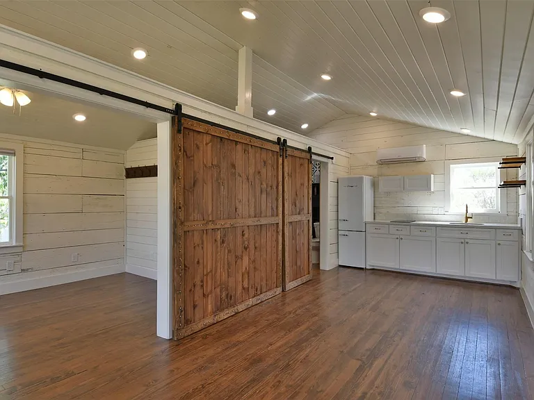 4875 Main St #TINY — Photo 10