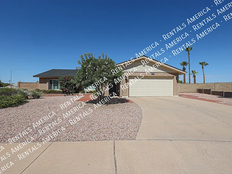 1360 W Esplanade St — Photo 1