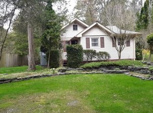 929 Edgewood Dr, Newton, NJ 07860