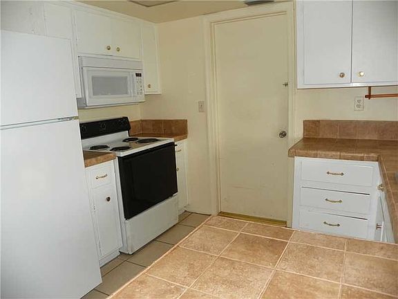 5th image of 5011 NW 50th St