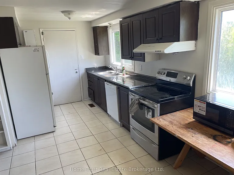 699 Scottsdale Dr — Photo 4