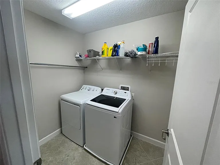 1596 Ludington Ave — Photo 36