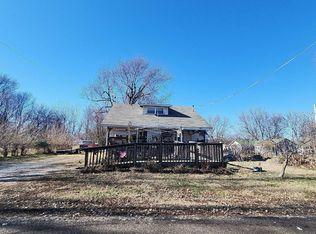 2075 N Hoffman Ave, Springfield, MO 65803
