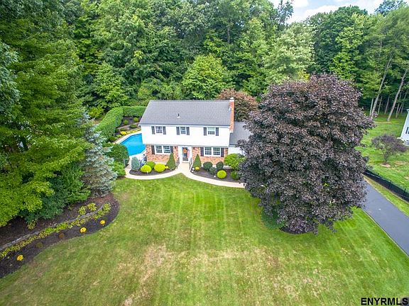 3rd image of 7 W Terrace Ct
