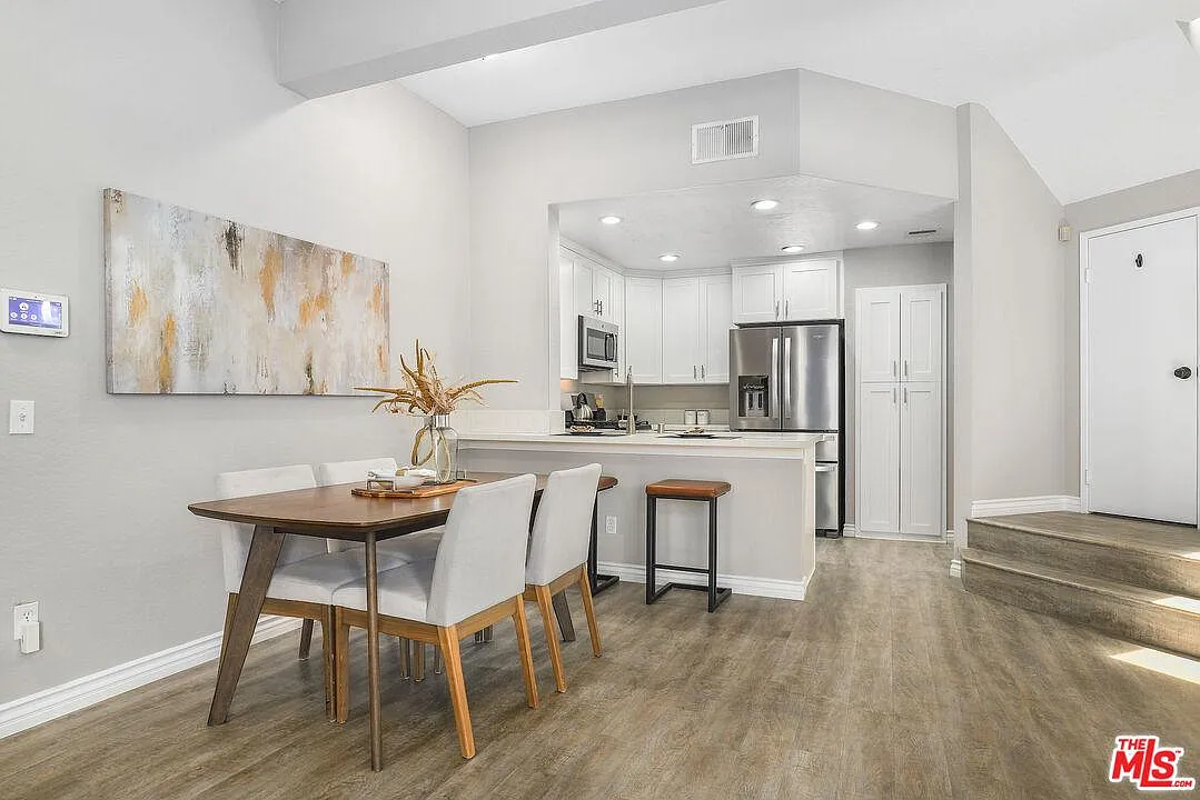 2 bed, 1149 sqft, $2,400 — Photo 1