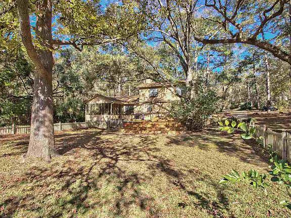 2nd image of 884 Maderia Cir