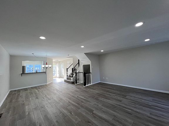 4th image of 96 Liberty Dr