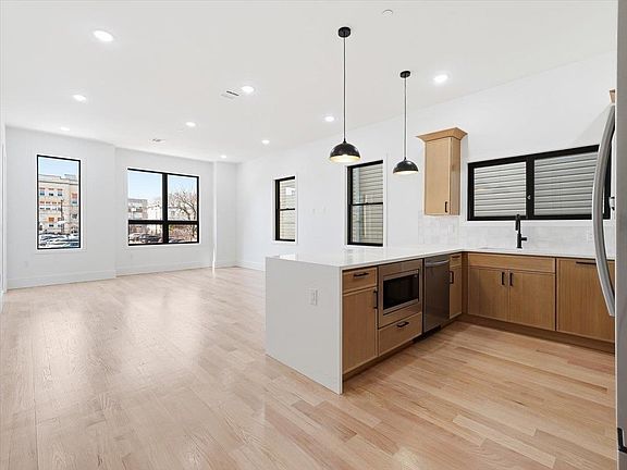 5th image of 68 Jordan Ave Floor 2