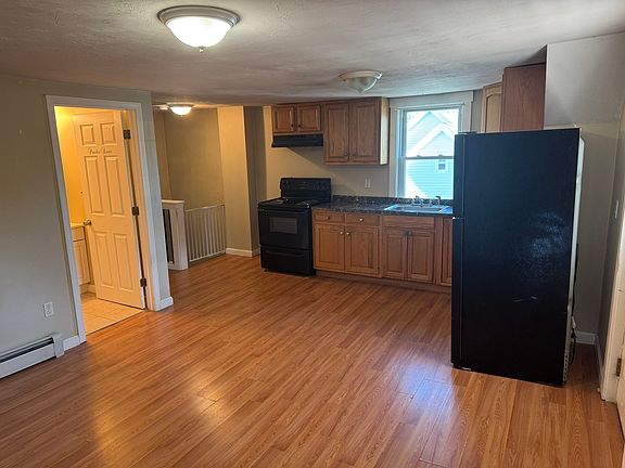 2nd image of 65 Blossom St #3