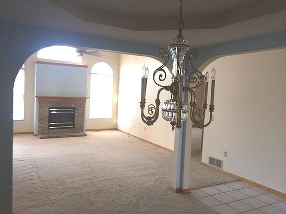 3rd image of 1053 Larkens Way