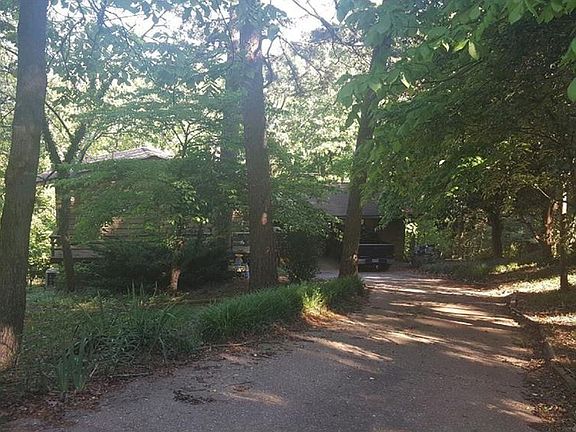 2nd image of 70 Hope Dr