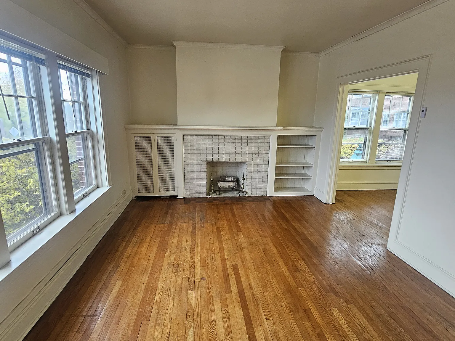 Devonshire Apartments — Photo 2
