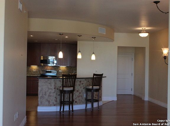 3rd image of 215 N CENTER #1603