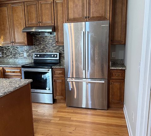5th image of 904 Kentwood Dr