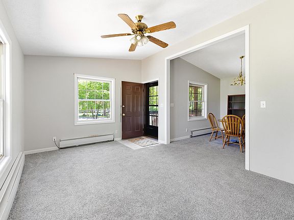 3rd image of 18840 Spring St