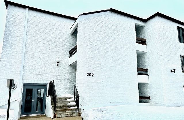 1st image of 302 W Miner St APT 1A