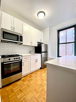 3rd image of 519 E 78th St APT 5A