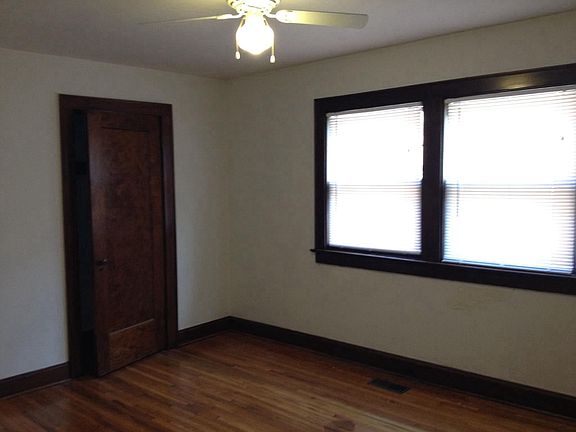 4th image of 3132 Indianola Ave