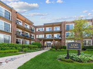 1230 N Western Ave APT 108, Lake Forest, IL 60045